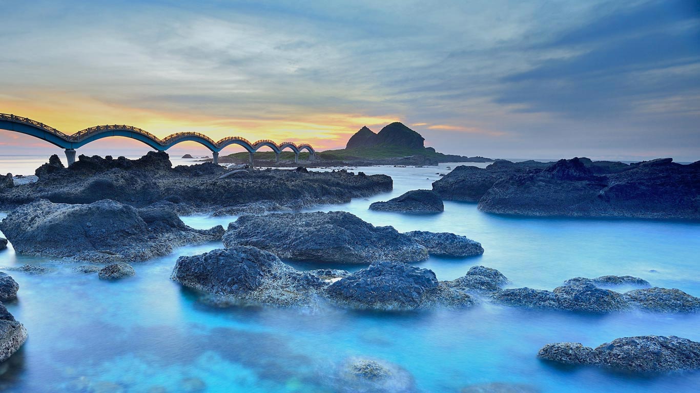 Die Drachenbrücke zur Insel Sanxiantai nahe Chenggong, Taitung, Taiwan (© Anthony Ko/Getty Images)(Bing Deutschland)