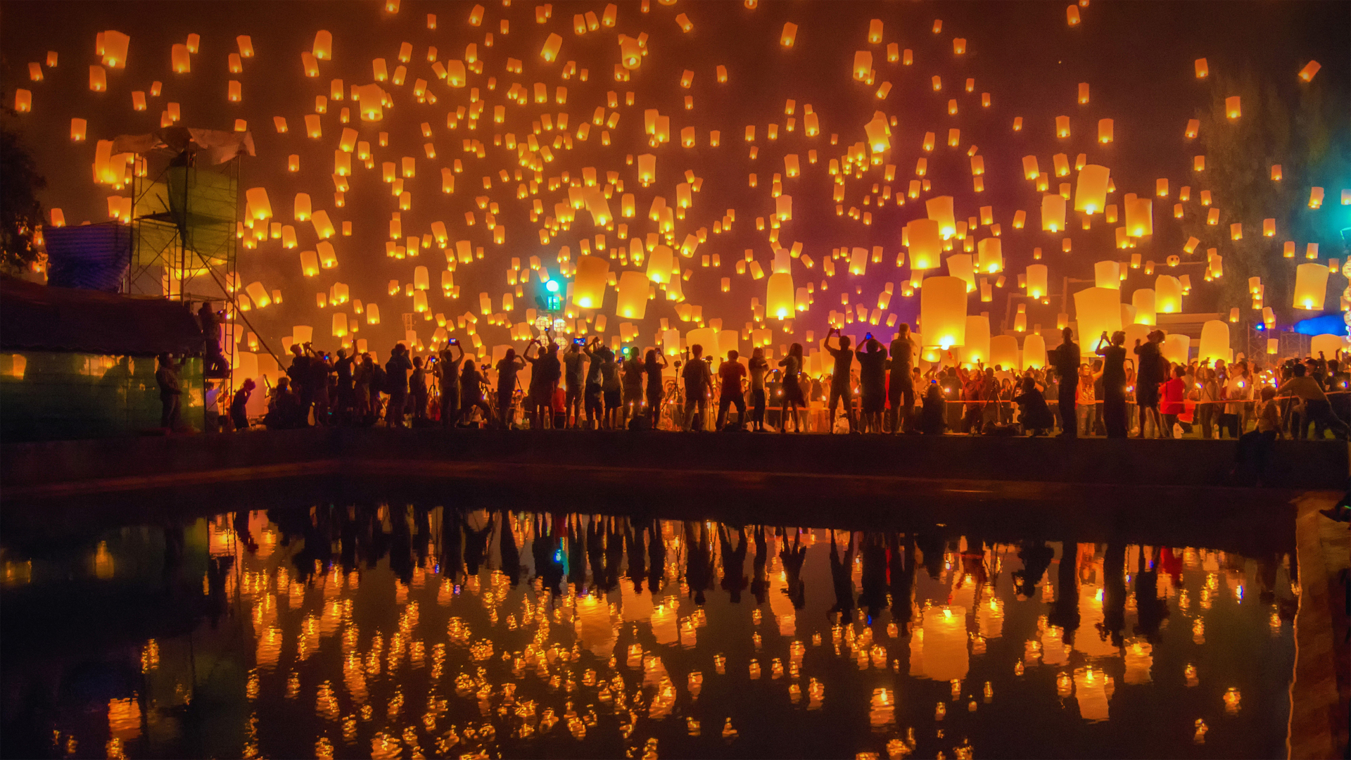 Sky lanterns take flight during the Yi Peng Festival in Chiang Mai, Thailand (© Suttipong Sutiratanachai/Getty Images)(Bing United States)