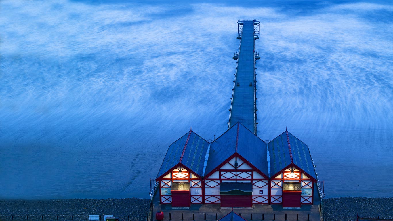 Saltburn Pier in Saltburn-by-the-Sea, Redcar and Cleveland (© Travel Library Limited/Superstock)(Bing United Kingdom)