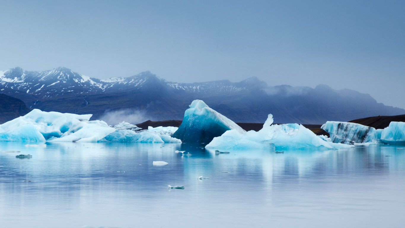 Ice in Jökulsárlón, a glacier lagoon in southeast Iceland (© Matteo Colombo/Getty Images)(Bing United States)