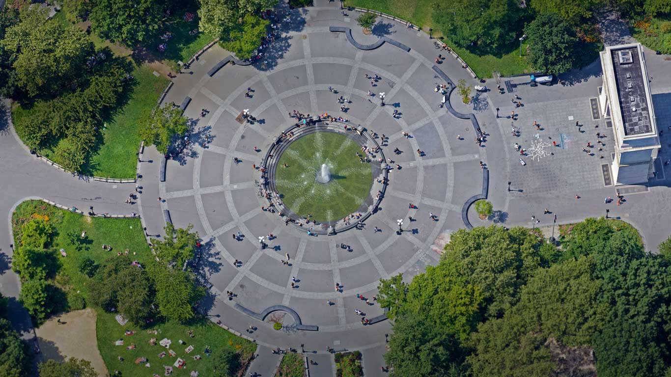 Aerial view of Washington Square Park, New York City, USA (© New York on Air/Offset)(Bing United Kingdom)