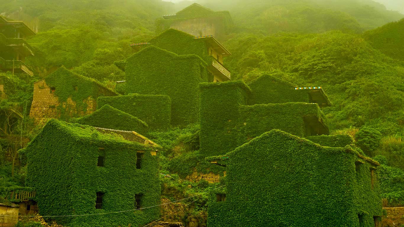 The abandoned village of Houtouwan on Shengshan Island, China (© VCG/Getty Images)(Bing United Kingdom)