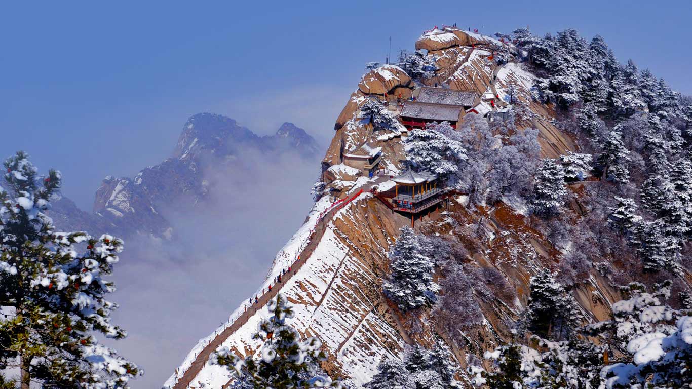 Mount Hua in Shaanxi Province, China (© Tao Ming/REX Shutterstock)(Bing United Kingdom)