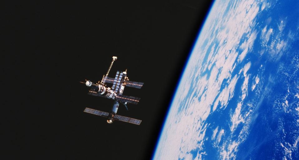 The Russian space station Mir, in orbit (© Science Source/Photo Researchers) &copy; (Bing United Kingdom)