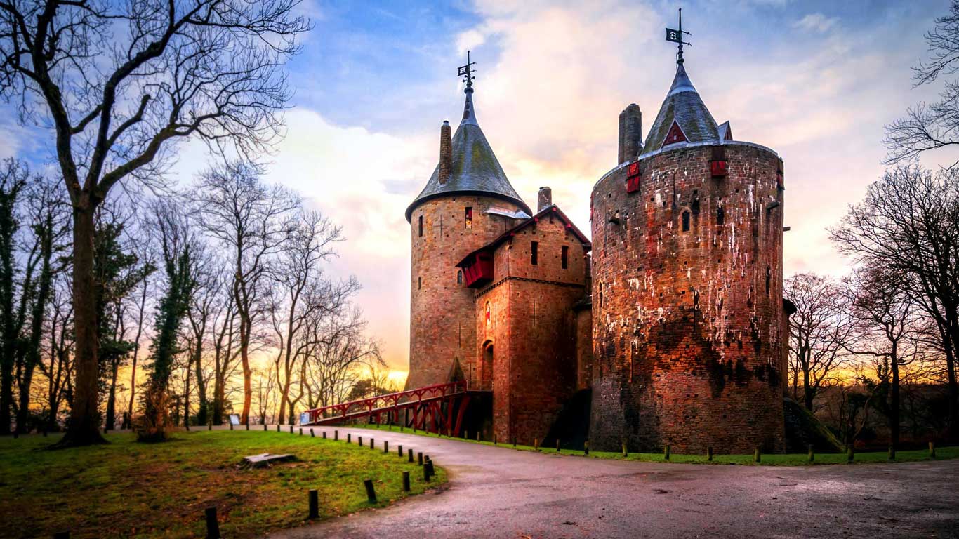 Coch Castle, Cardiff, Wales (© joe daniel price/Getty Images)(Bing United Kingdom)