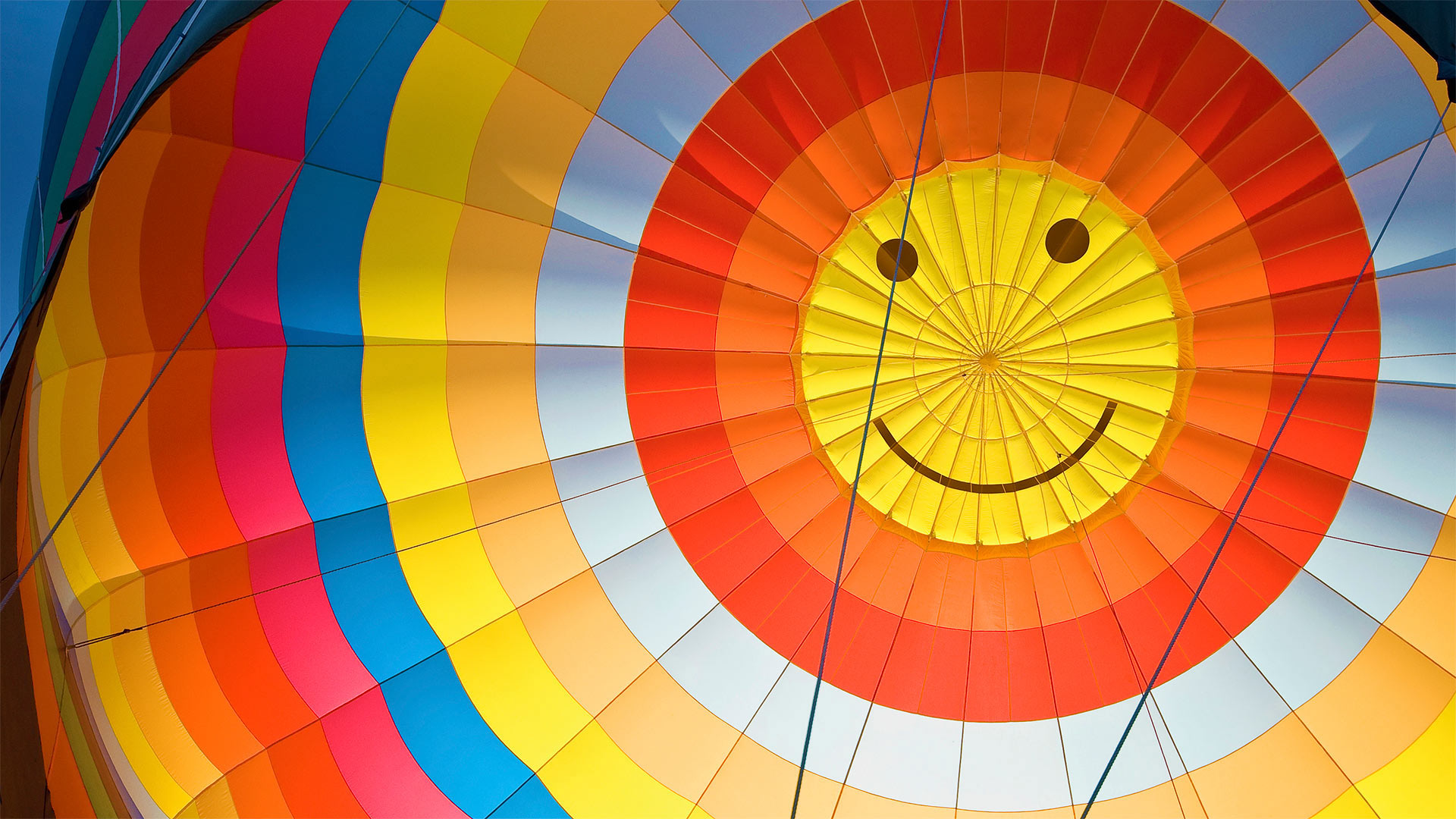 Hot air balloon with a smile (© Leonsbox/Getty Images Plus)(Bing United Kingdom)