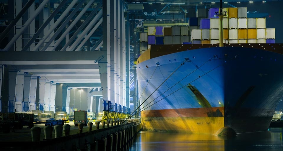 Container ship being loaded at Port of Los Angeles, California, USA -- Hal Bergman/Getty Images &copy; (Bing United Kingdom)