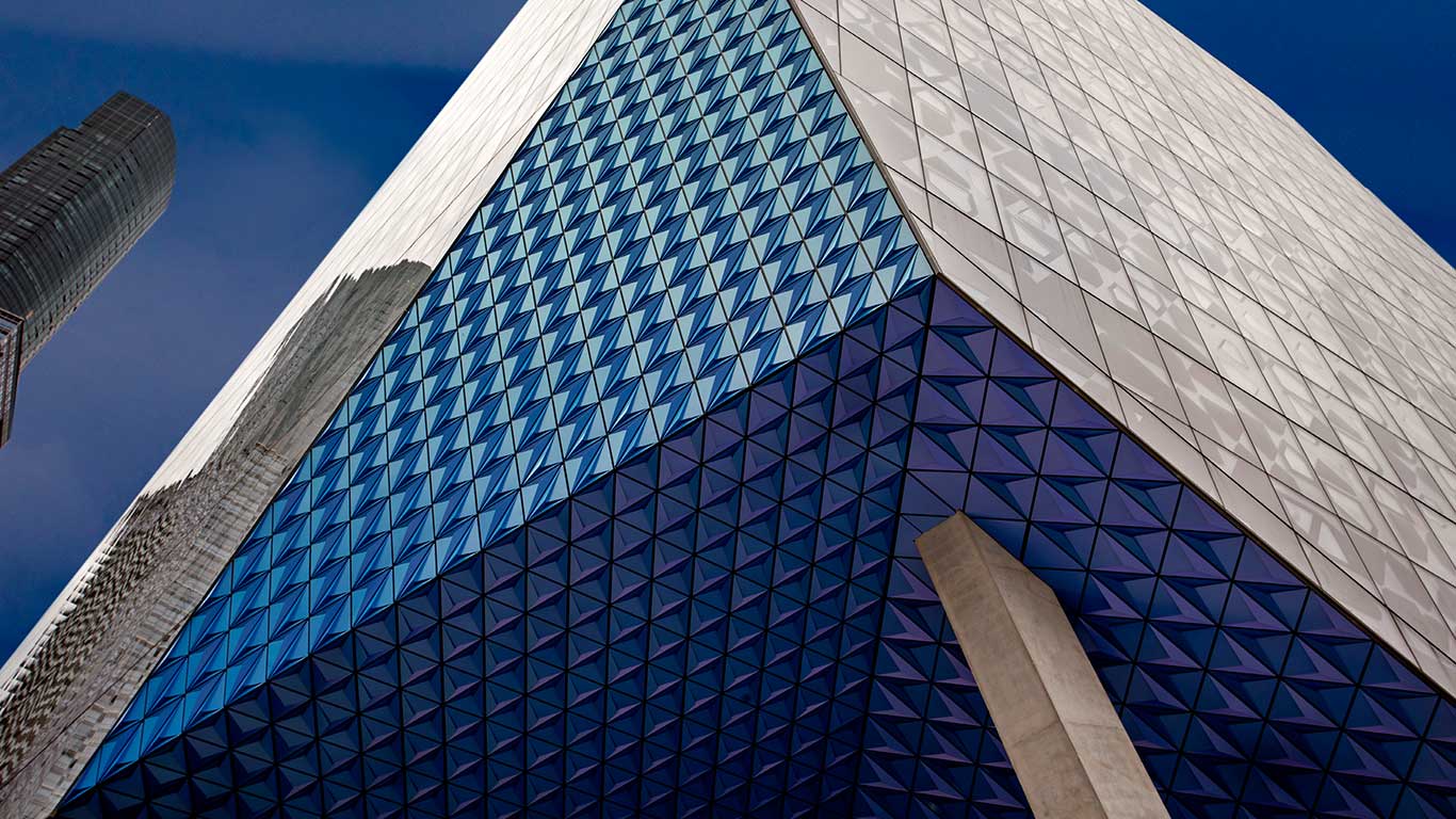 Student Learning Centre at Ryerson University, Toronto (© bobloblaw/Getty Images)(Bing Canada)