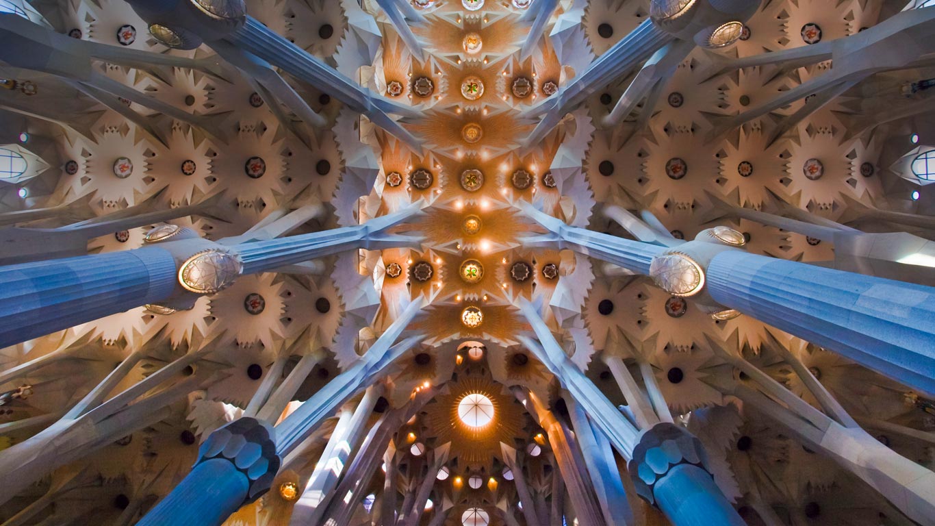Ceiling of the Sagrada Família in Barcelona, Spain (© Jose Fuste Raga/eStock Photo)(Bing Canada)