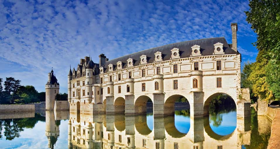 Chateau de Chenonceau on the River Cher in the Loire Valley, France -- Luca da Ros/Corbis &copy; (Bing United Kingdom)