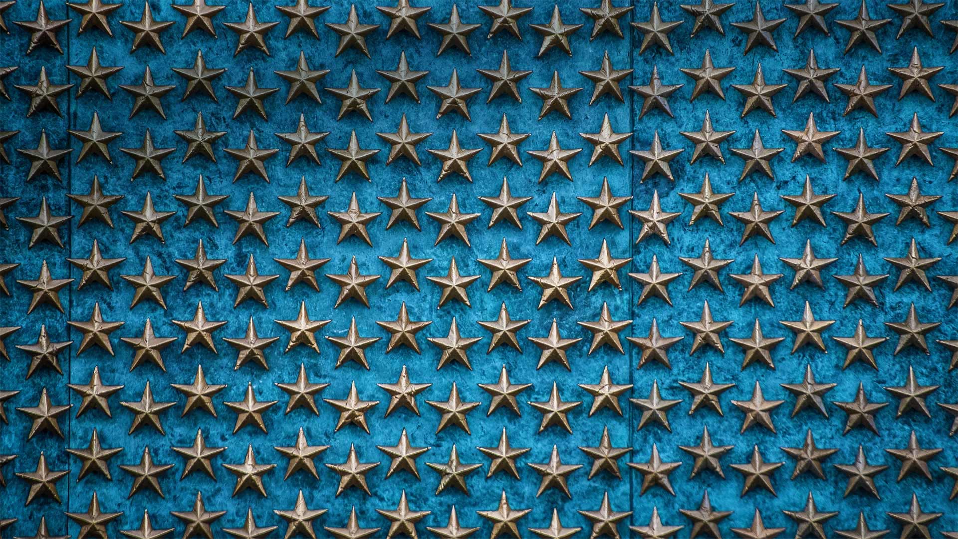 The Freedom Wall at the World War II Memorial in Washington, DC (© John Roush II/Getty Images)(Bing United States)