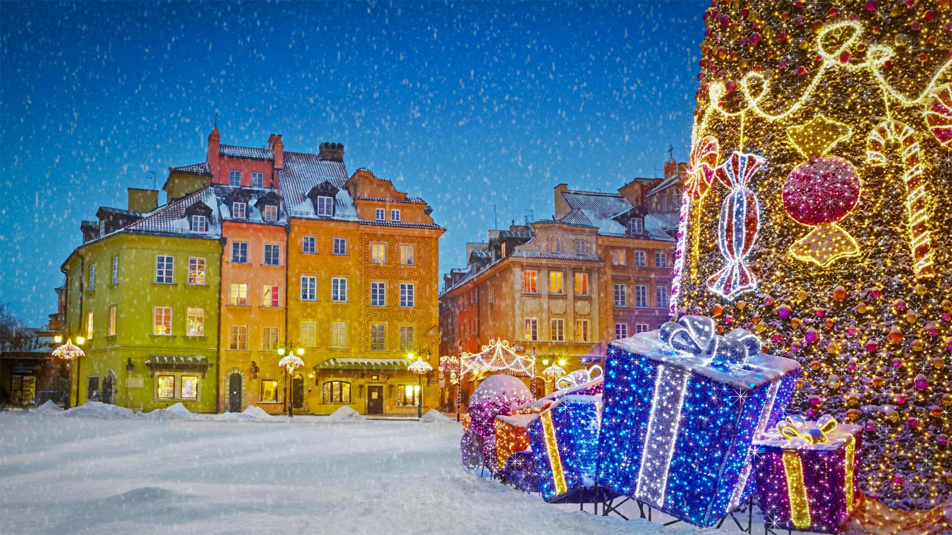Holiday decorations in Warsaw, Poland, for Christmas (© David Milsen/Alamy)(Bing Canada)
