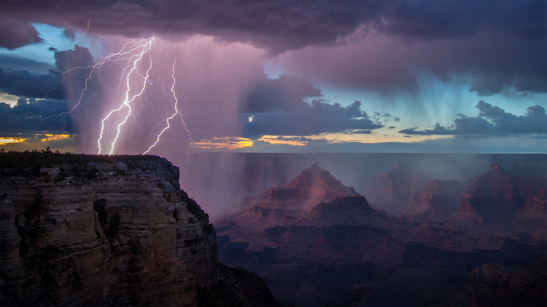Gewitter im Grand-Canyon-Nationalpark, Arizona, USA (© spkeelin/Getty Images)(Bing Deutschland)