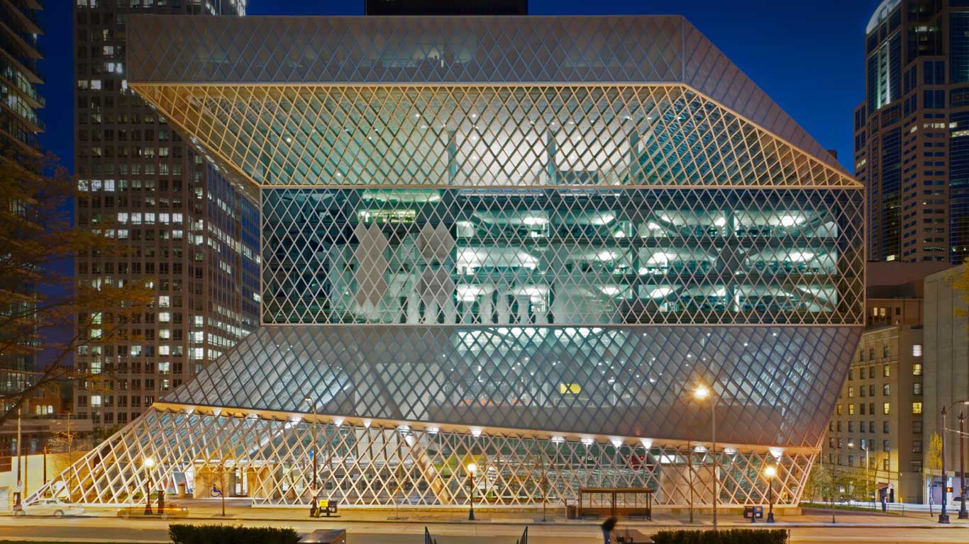 ｢シアトル公立中央図書館｣米国ワシントン州,　シアトル (© Sean Hemmerle/Gallery Stock)(Bing Japan)