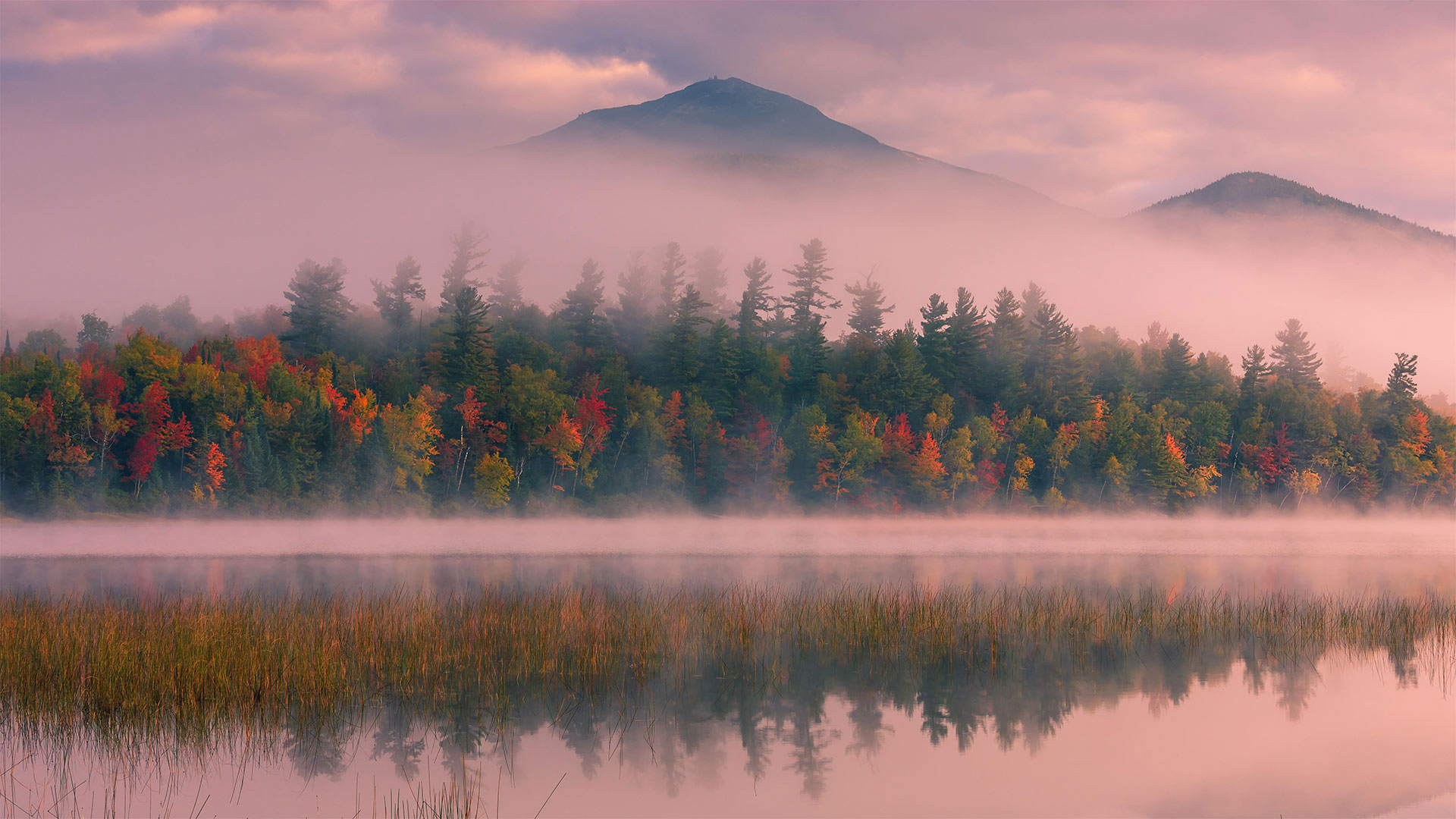 Connery Pond and Whiteface Mountain in New York state (© Henk Meijer/Alamy)(Bing Canada)