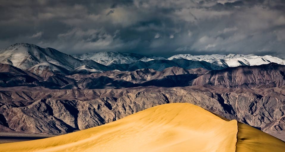 Sand Dunes in Death Valley, on the California and Nevada border -- Rudy Sulgan/Corbis &copy; (Bing United Kingdom)