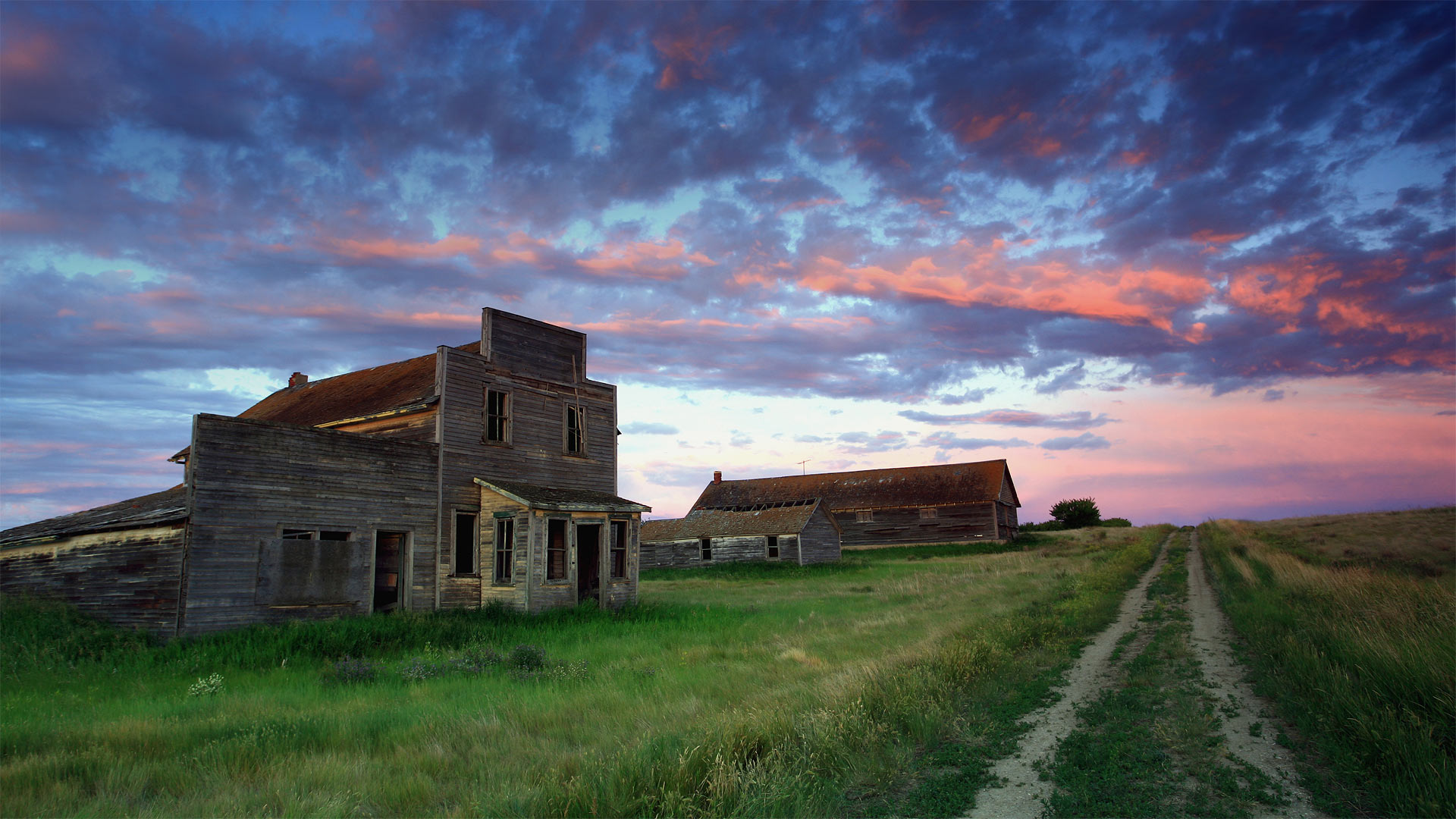 Old general store of Bents, Saskatchewan, Canada (© ImagineGolf/Getty Images)(Bing United Kingdom)