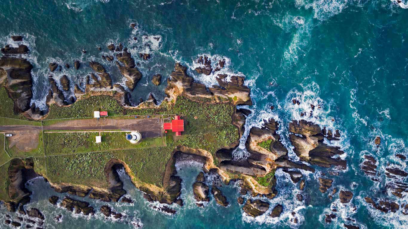Point Arena Light in California, USA (© plainpicture/Westend61/Spotcatch)(Bing United Kingdom)