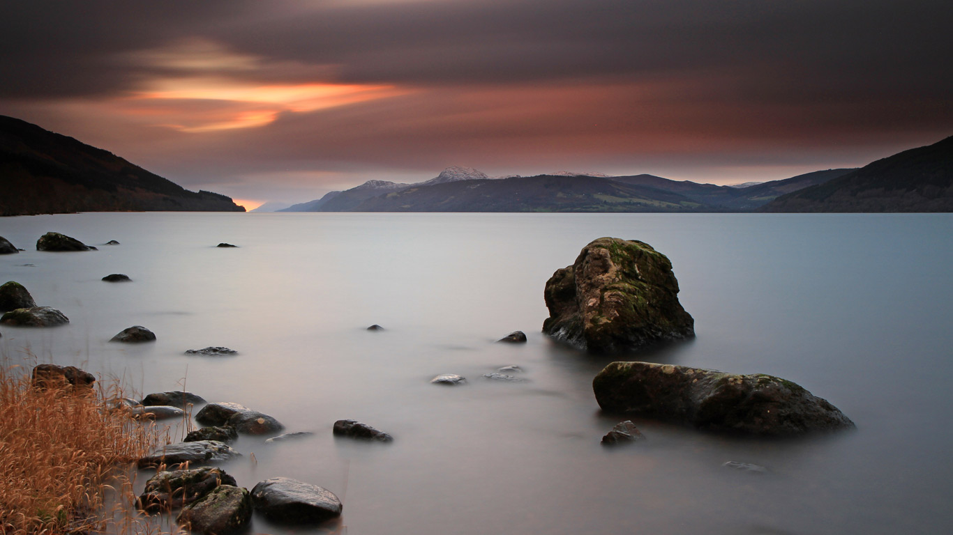 Loch Ness in the Scottish Highlands at sunset (© Gordie Broon Photography/Getty Images)(Bing United Kingdom)