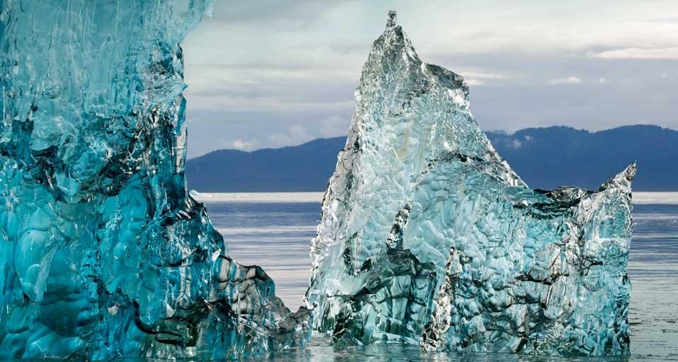Iceberg near entrance to Holkham Bay, Tracy Arm-Fords Terror Wilderness, Tongass National Forest, Alaska, USA (© Paul Souders/Corbis) &copy; (Bing United Kingdom)