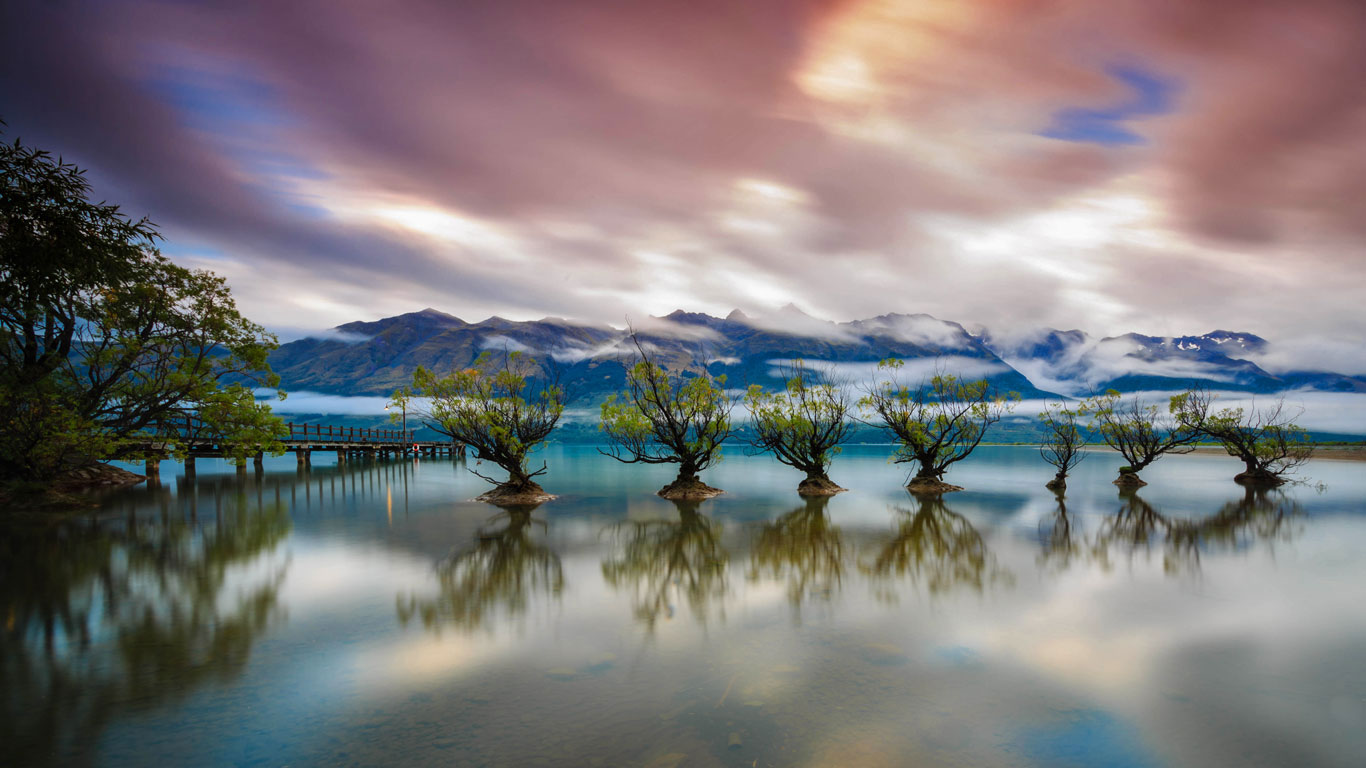 Lake Wakatipu near Queenstown, New Zealand (© Raimondo Restelli/500px)(Bing United Kingdom)