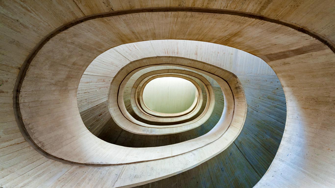 Interior of the Palau de les Arts Reina Sofia in Valencia, Spain (© AWL Images/Masterfile)(Bing United Kingdom)