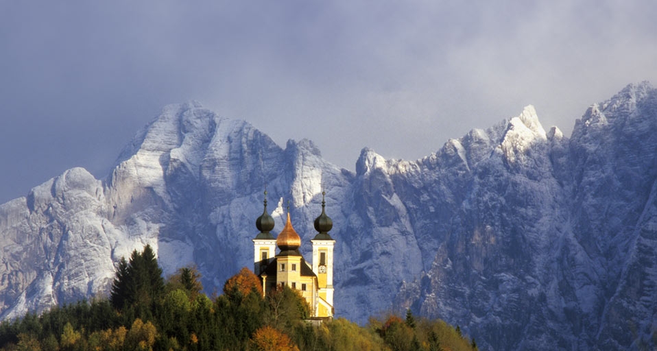 Wallfahrtskirche Frauenberg in der Steiermark, Österreich –  plainpicture/Corbis &copy; (Bing Germany)