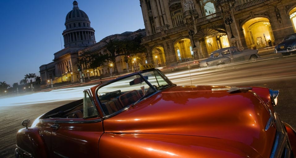 Vintage car with the Gran Teatro, El Capitolio in background, in Havana, Cuba -- David Sutherland/Getty Images &copy; (Bing United Kingdom)