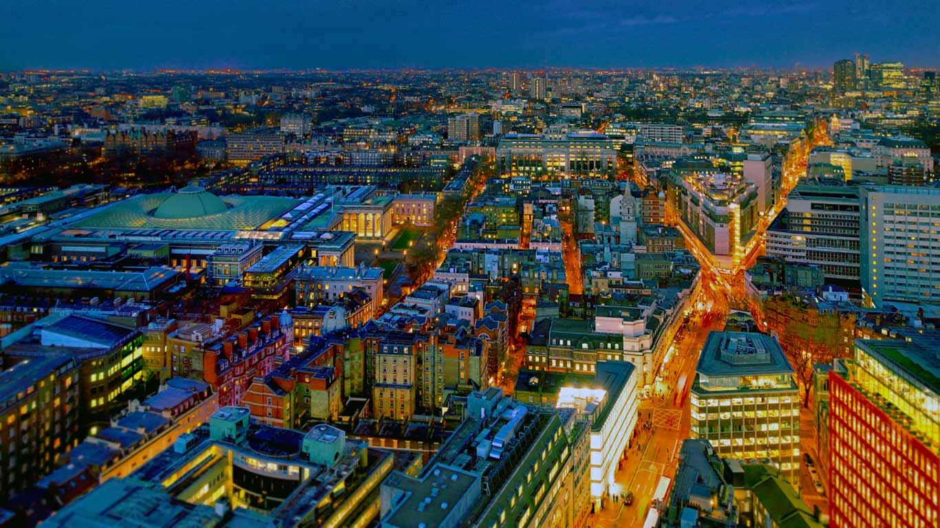 The distinctive roof of the British Museum and the surrounding area (© Vladimir Zakharov/Getty Images)(Bing Canada)