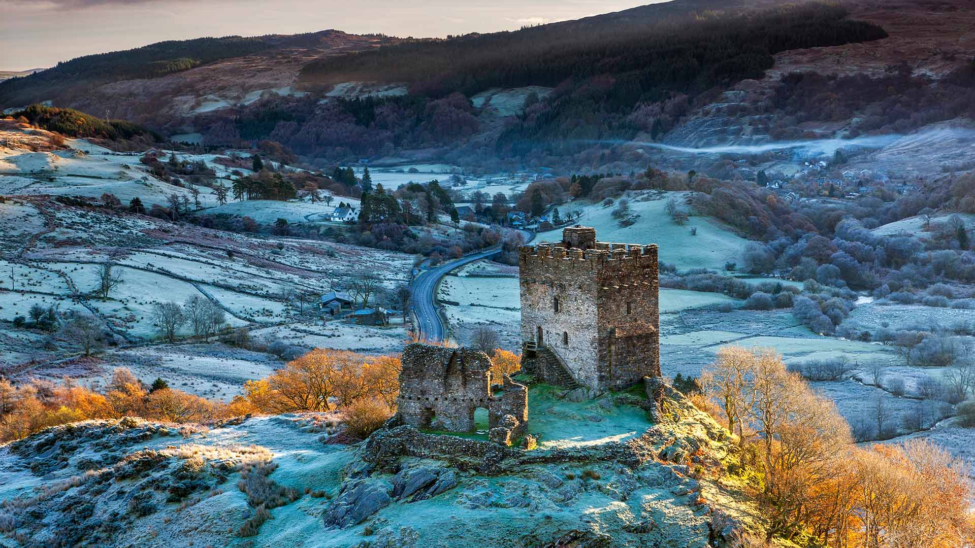 Dolwyddelan Castle, Snowdonia National Park, Conwy (© Sebastian Wasek/Sime/eStock Photo)(Bing United Kingdom)