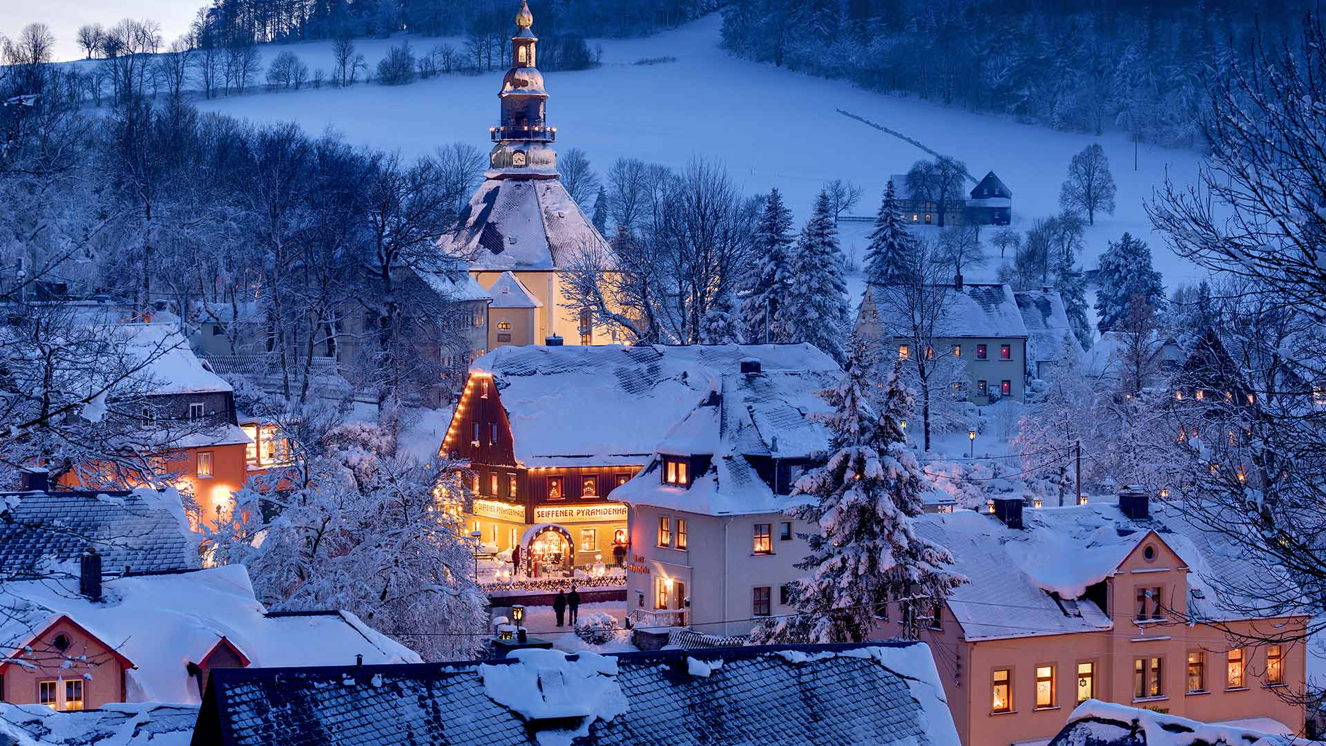 Seiffen im Erzgebirge, Sachsen, Deutschland (© Reinhard Schmid/Huber/eStock Photo)(Bing Deutschland)