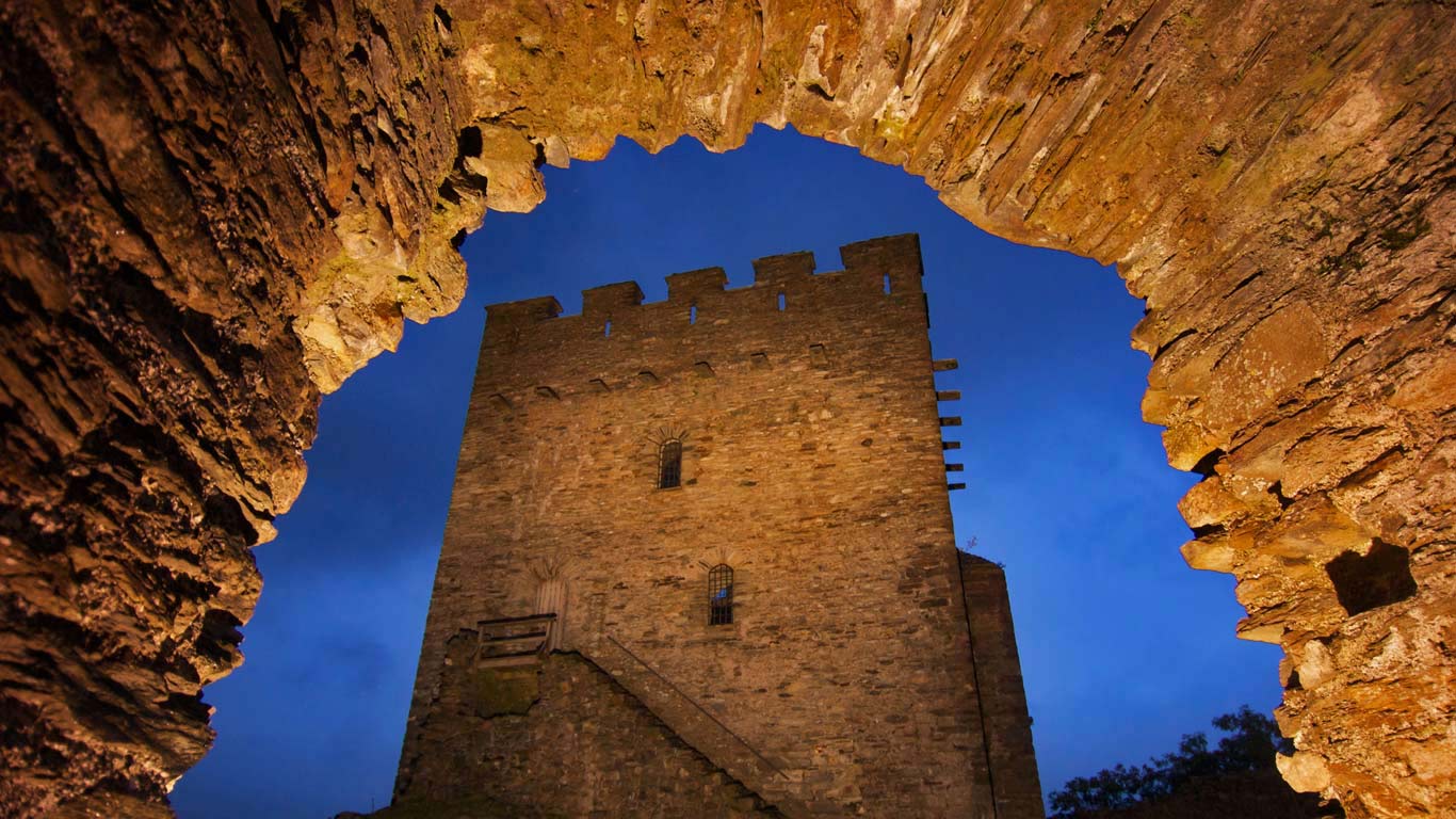 Dolwyddelan Castle in Wales (© Jim Richardson/National Geographic Creative/Alamy)(Bing United Kingdom)