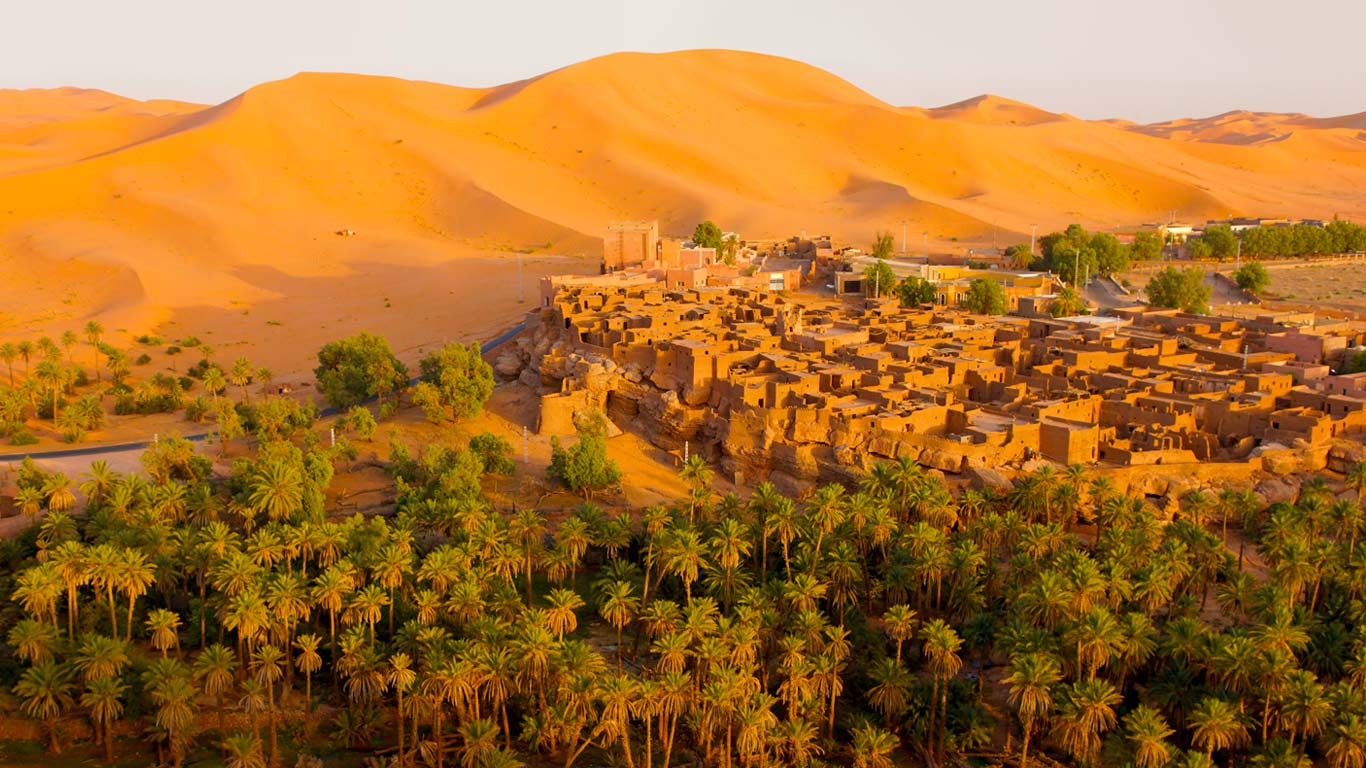 Oasis town of Taghit, Algeria (© George Steinmetz/Corbis)(Bing United Kingdom)