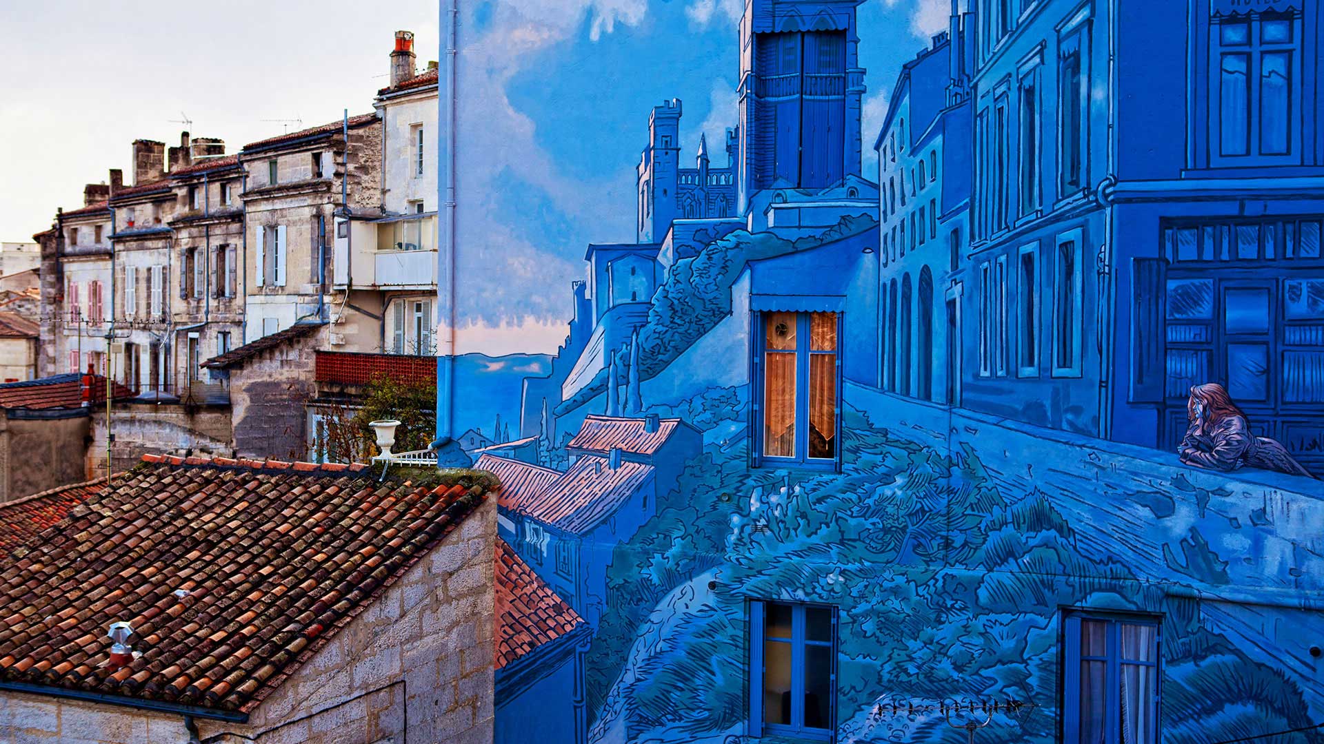 « La fille des remparts », fresque de Max Cabanes, Angoulême, France (© Jean-Marc Barrere, Hemis/alamy Photo Stock)(Bing France)