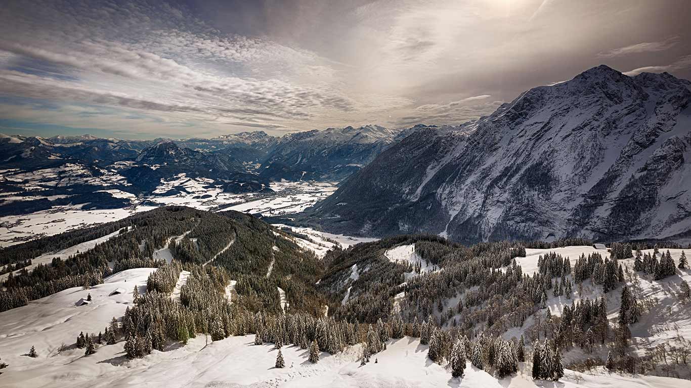 Berchtesgadener Land, Bayern, Deutschland mit Blick auf Golling, Österreich (© Frank Fischbach/Alamy Stock Photo)(Bing Deutschland)