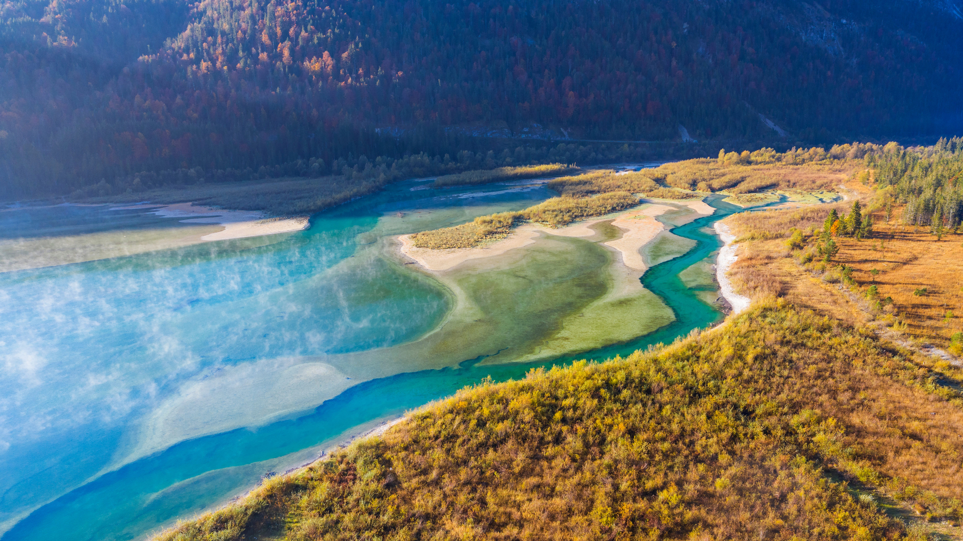 伊萨尔河鸟瞰图，德国伦格里斯 (© Martin Siepmann/Offset/Shutterstock)(Bing China)