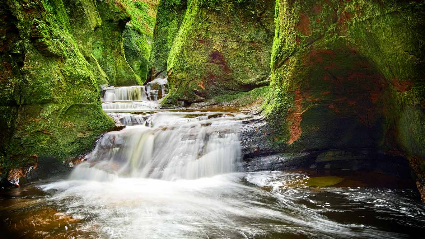 Finnich Glen in Stirlingshire, Scotland (© Damian Shields/Offset)(Bing United Kingdom)