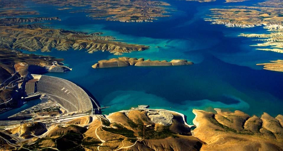 Aerial view of the Atatürk Dam on the Euphrates River, Turkey (© Ed Kashi/Corbis) &copy; (Bing United States)