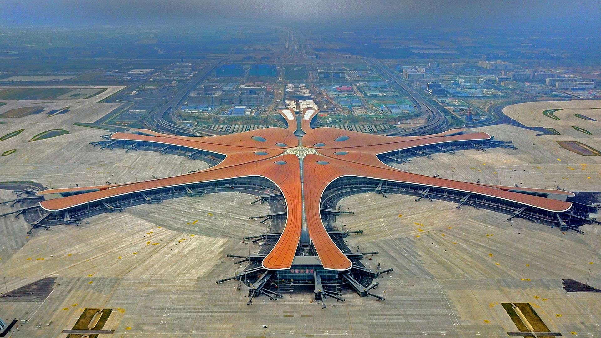 Luftaufnahme des Daxing International Airport in Peking (© Xinhua/Alamy)(Bing Deutschland)