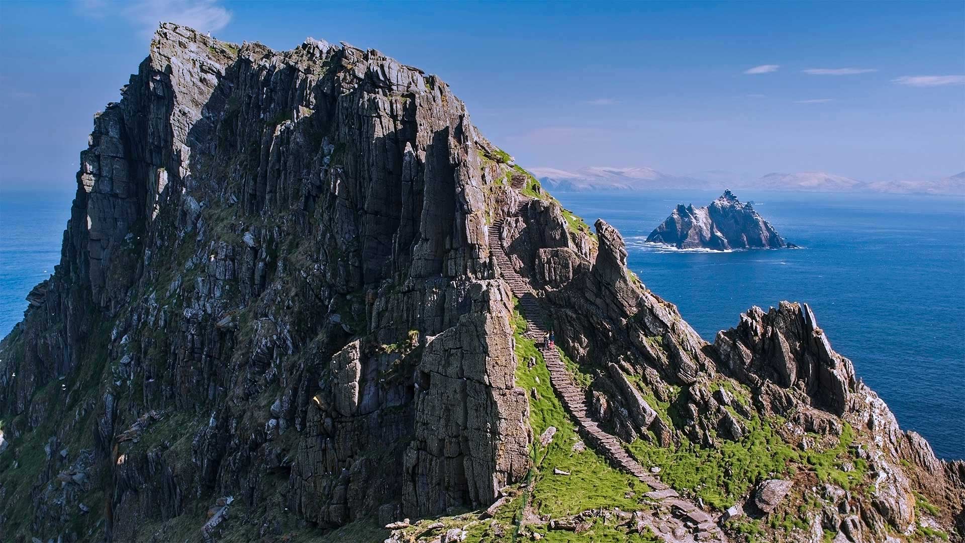 The Skellig Islands, Skellig Michael and Little Skellig, in Ireland (© Design Pics/DanitaDelimont.com)(Bing United Kingdom)