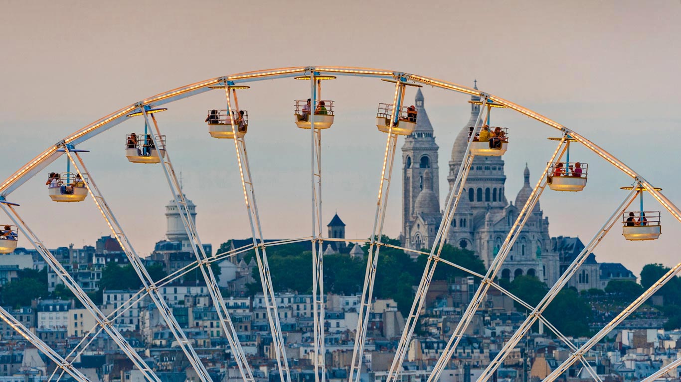 Ferris wheel in the Tuileries Garden in Paris, France (© Tardy Herv/Getty Images)(Bing United Kingdom)
