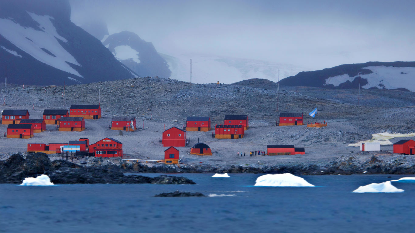 Esperanza Base, Antarctica (© Bill Young/Danita Delimont)(Bing United Kingdom)