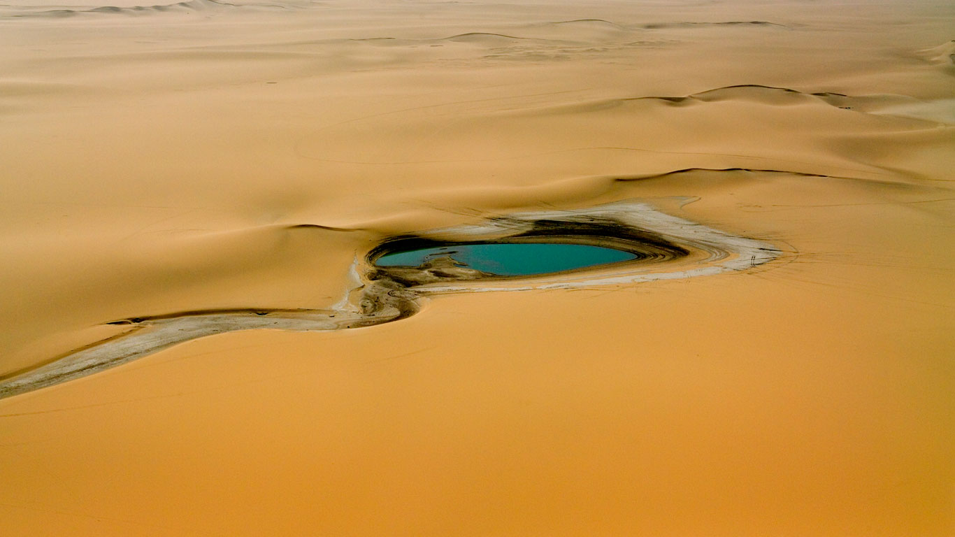 Accumulation of rain water in the Sahara Desert, east of the Aïr Mountains, Niger (© Michael Fay/Aurora Photos)(Bing United Kingdom)