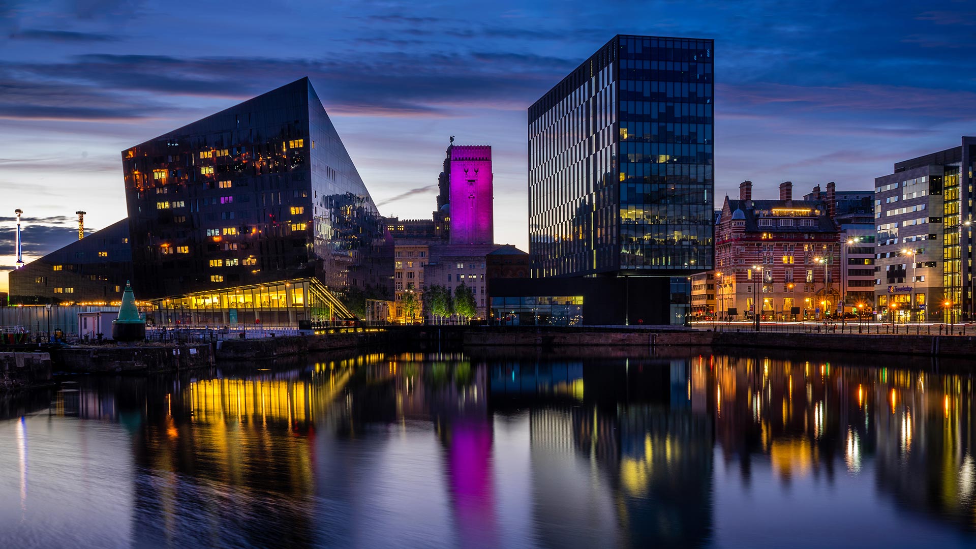Mann Island buildings, Canning Dock, Liverpool (© Borislav Zlatkov/EyeEm/Getty Images)(Bing United Kingdom)