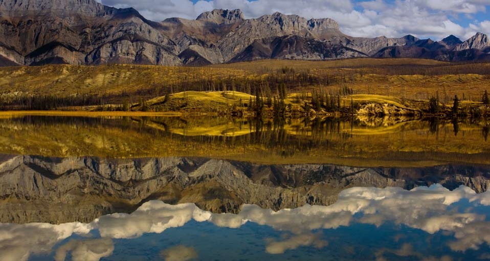 Talbot Lake in Athabasca River Valley, Jasper National Park, Alberta, Canada (© Tony Ernst) &copy; (Bing United Kingdom)
