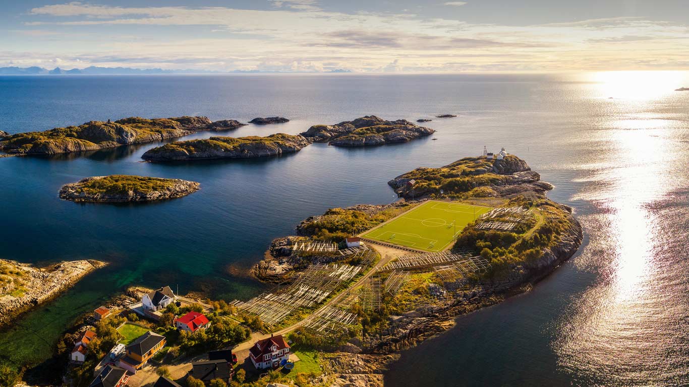 Henningsvær Idrettslag Stadion in the Lofoten archipelago of Norway (© Nick Fox/Alamy)(Bing Canada)