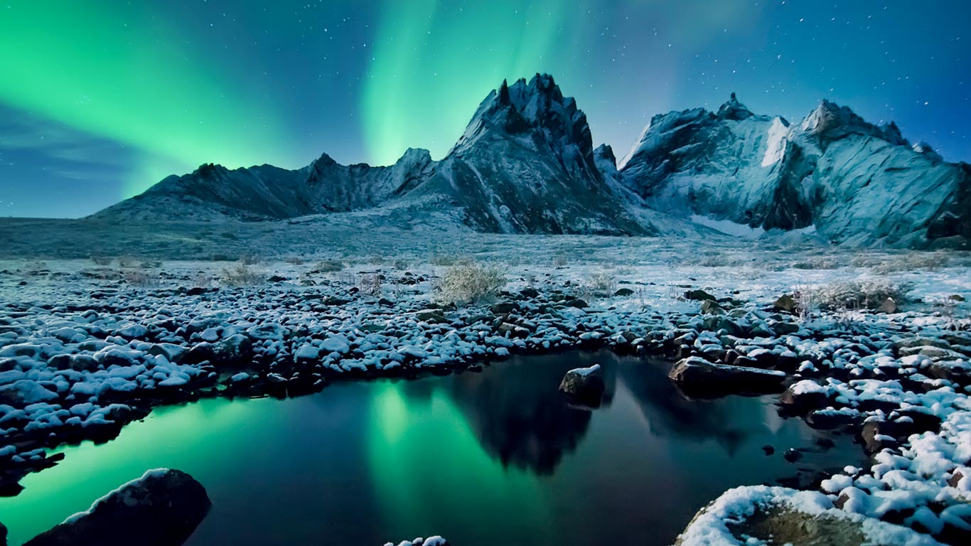 Aurora borealis over Tombstone Territorial Park, Yukon, Canada (© Nagesh Mahadev)(Bing United Kingdom)