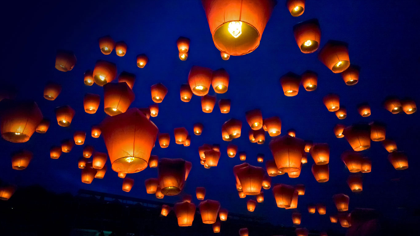 Pingxi Sky Lantern Festival in Taipei, Taiwan (© Jui-Chi Chan/Alamy)(Bing Canada)