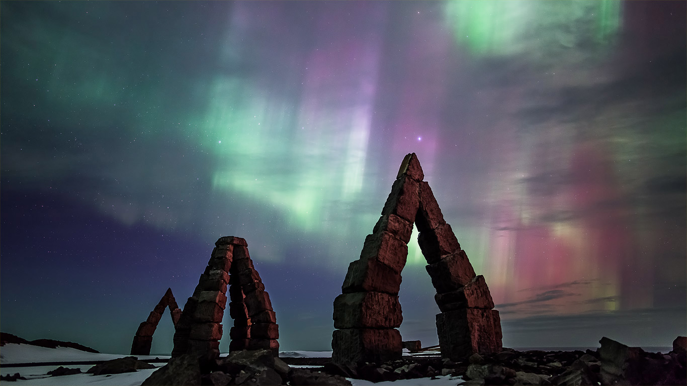 Aurora borealis over the Arctic Henge in Raufarhöfn, Iceland (© Stian Rekdal/Nimia)(Bing United Kingdom)