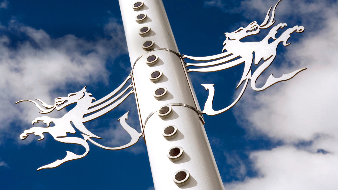 Dragon lamp post, Millennium Stadium, Cardiff, Wales (© travelib prime/Alamy)(Bing United Kingdom)